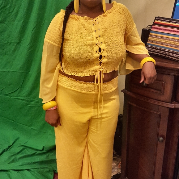 Forever 21 Other - Forever 21 2 Piece outfit top and bottom